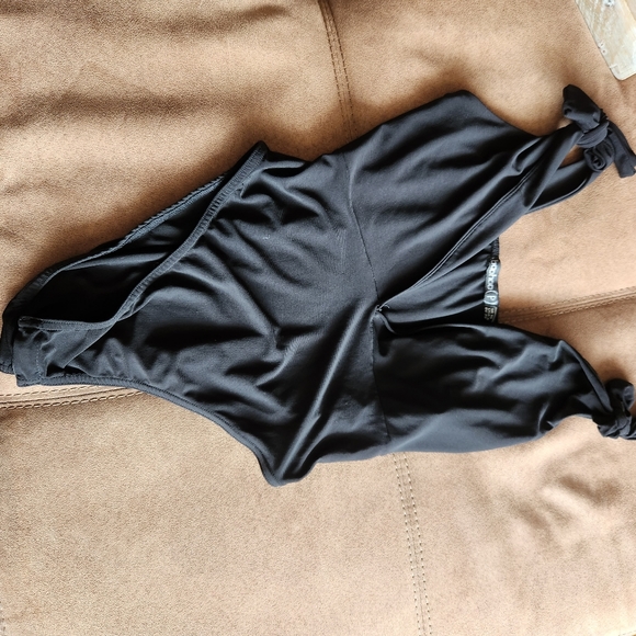 Boohoo - Picture 3 of 3